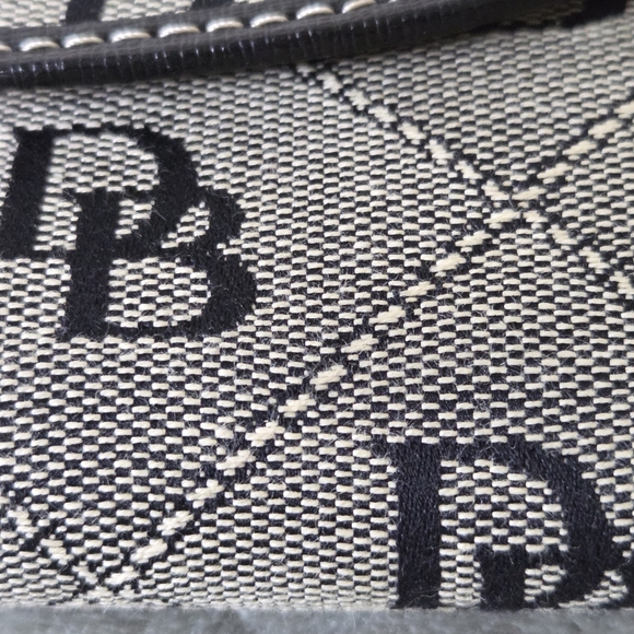 *Dooney & Bourke Womens Maxi Quilt Continental Clutch Bilford Wallet Gray Black - Picture 6 of 15